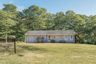 Sunny Shelter Island Cottage