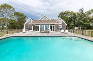 Shelter Island Bayfront with Pool