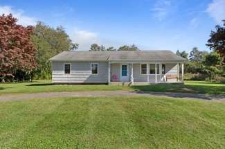 Shelter Island Renovated Cottage near Beach