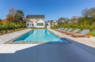Shelter Island Spacious Traditional with Pool