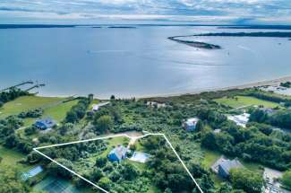 Shelter Island Water View Beach House with Pool