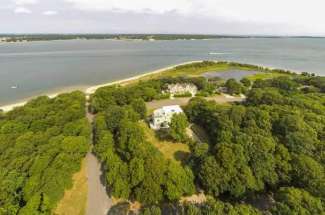 Fabulous Water View Beach House on Shelter Island