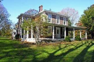 Charming Turn-of-the-Century Farmhouse with Pool