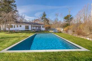 Shelter Island Close Proximity to Beach