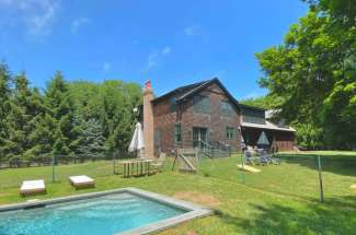 Shelter Island Water View Traditional with Pool