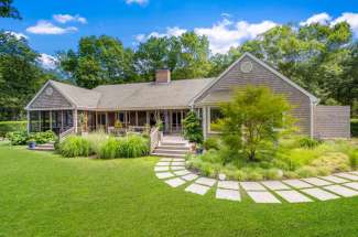 Beautifully Renovated Ranch in Hay Beach