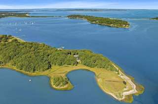 Shelter Island Poetic Peninsula with Pool