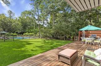 Clean East Hampton Contemporary with Pool and Tennis