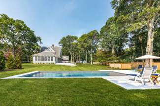 Shelter Island Spacious Traditional with Pool Close to Beach