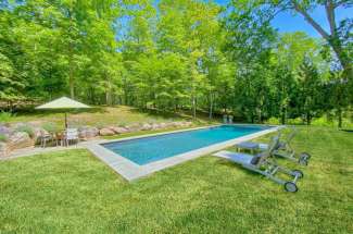 Shelter Island Star-Shaped Modern with Pool