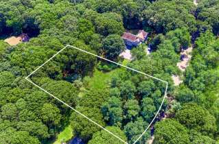 Shelter Island Tranquil, Grassy Acreage