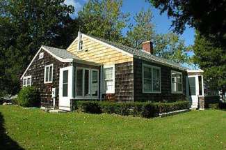 Waterfront Farmhouse with Cottage