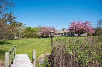 Southernly Shelter Island Waterfront