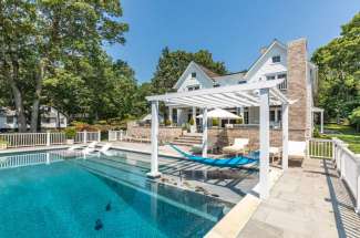5 Bedroom Colonial with Infinity Pool and Waterfront Beach