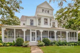 1887 Dering Harbor Village Victorian with Pool and Dock