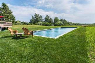 Glorious Shelter Island Waterview with Pool