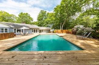 Shelter Island Beach Cottage with Pool
