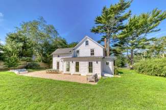 Shelter Island Restored 1900 Farmhouse with Barn
